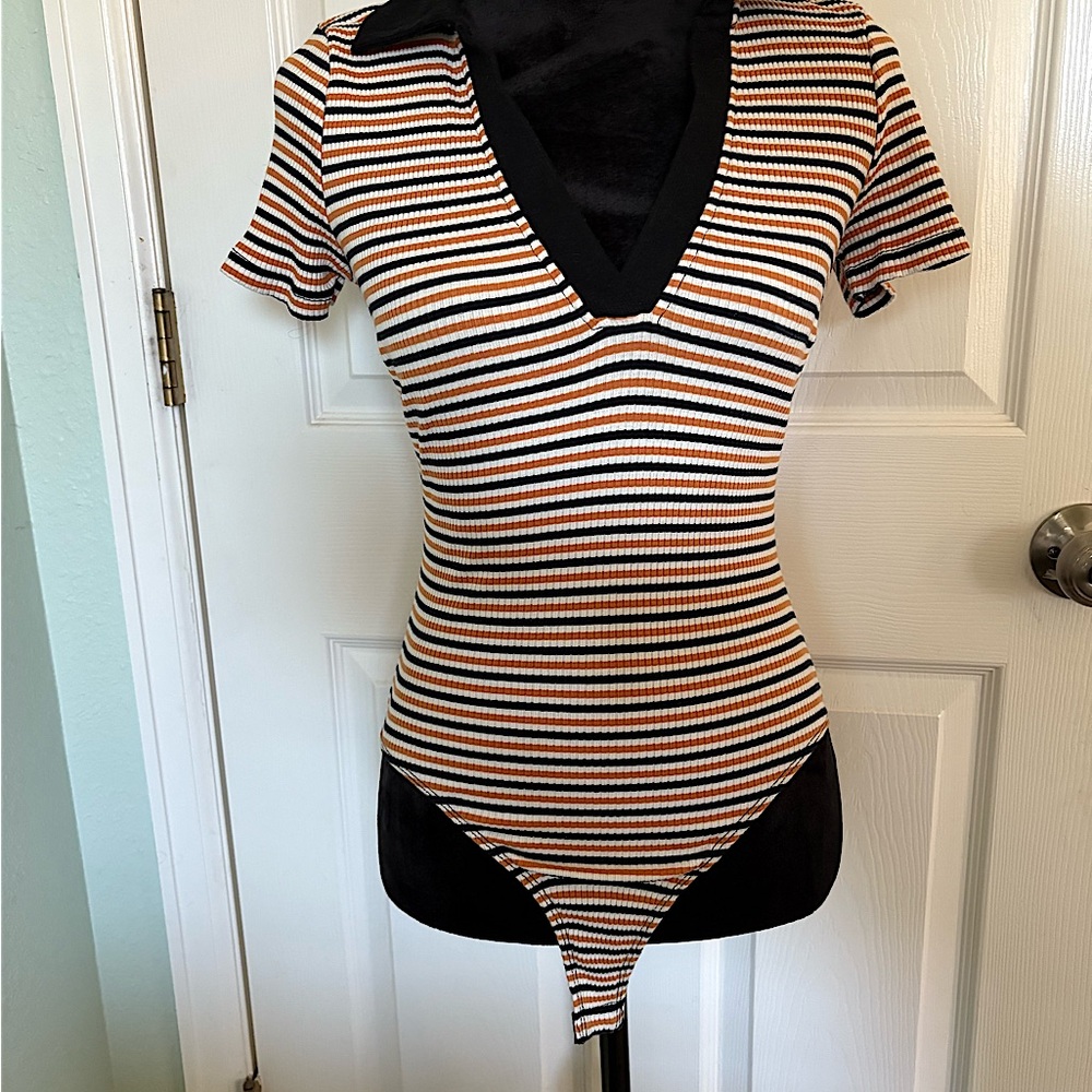 Low v neck bodysuit